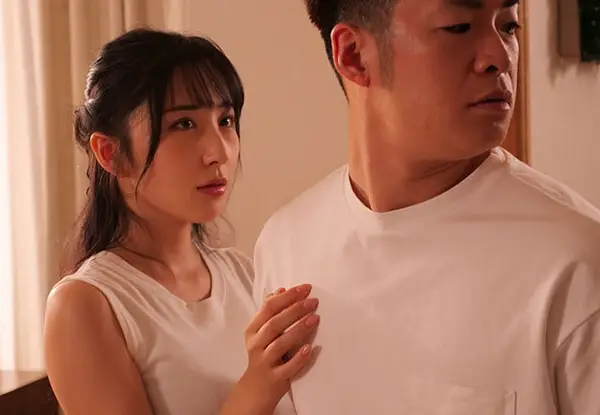 Hiếp dâm mẹ kế vú to đang ngủ trên sofa